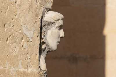 Lecce, la leggenda della "faccina": quel mascherone che racconta di un amore finito in tragedia